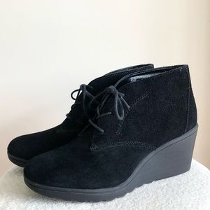 White Mountain Black Suede Wedge Ankle Bootie size 8.5